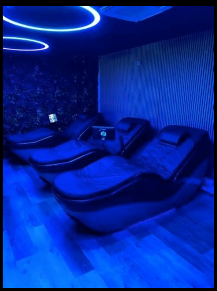 Hydromassage therapy equipment for chiropractic clinics