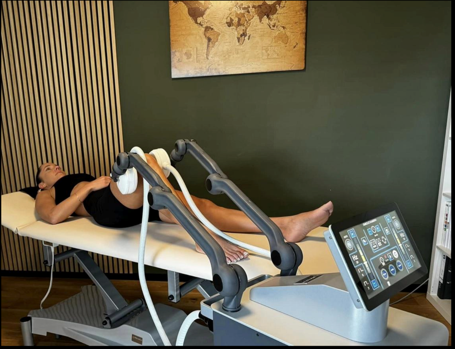 Localized PEMF applicator positioned around the knee