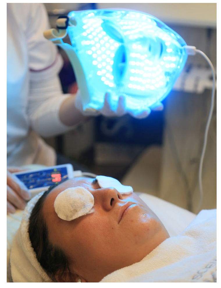 LED light treatment session using a light-based wellness device