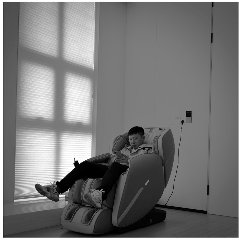 Multi-feature recovery chair for massage and wellness sessions